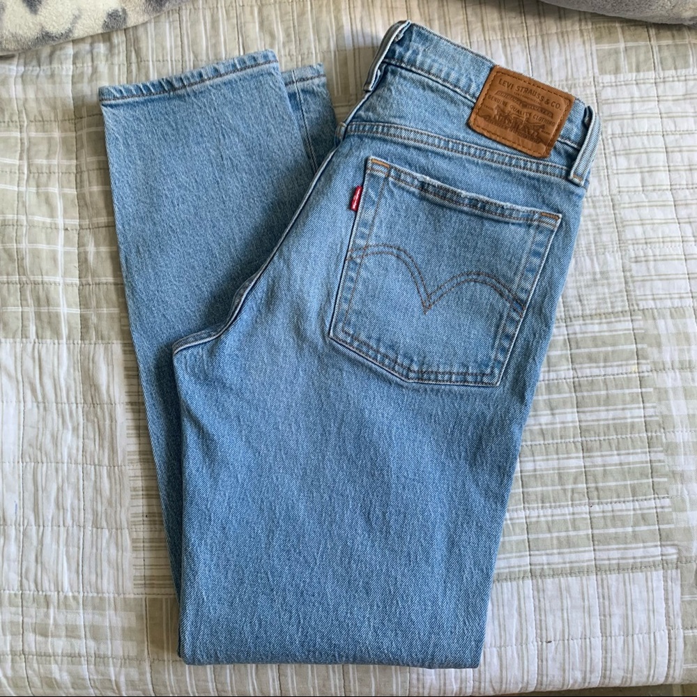Levi’s Wedgie